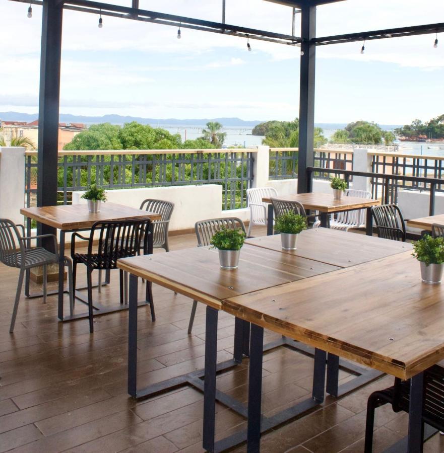 Hostal Marina Samana 外观 照片