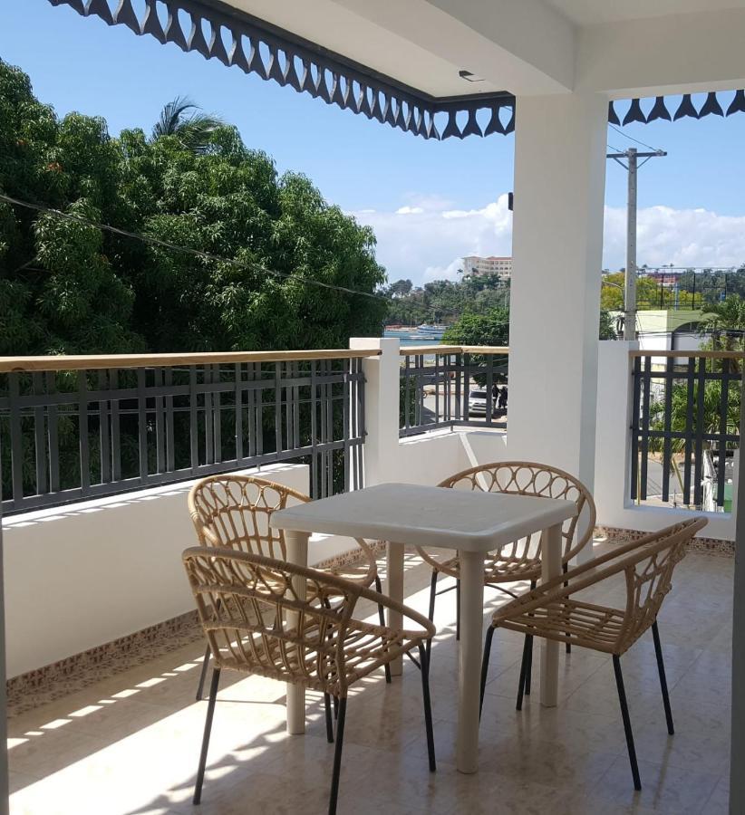 Hostal Marina Samana 外观 照片