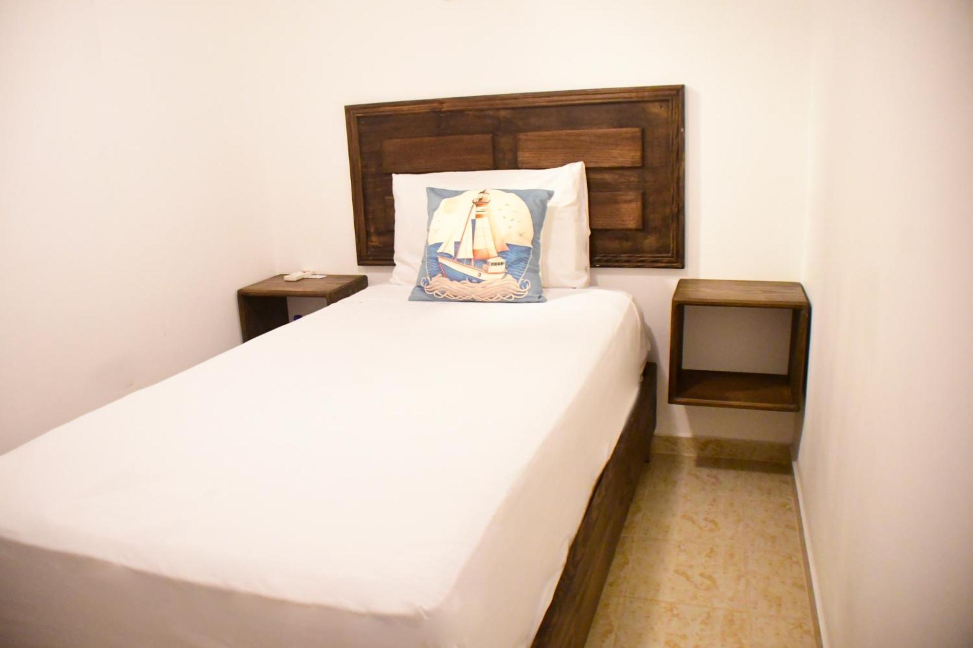 Hostal Marina Samana 外观 照片