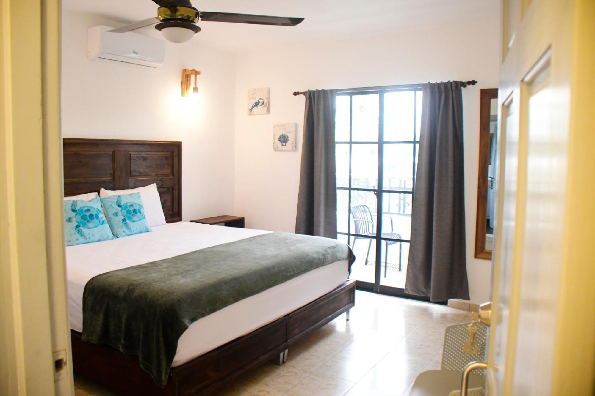 Hostal Marina Samana 外观 照片