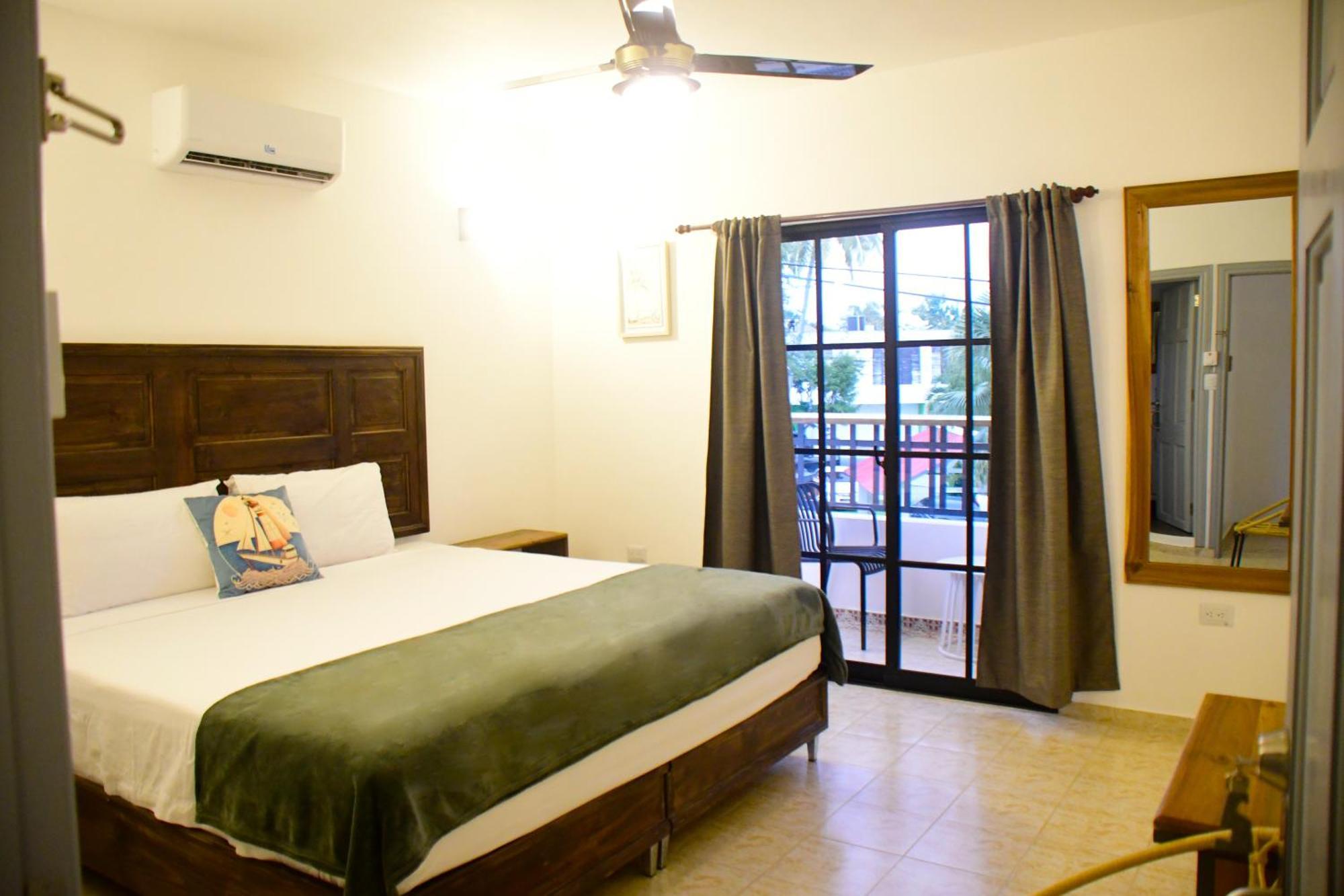 Hostal Marina Samana 外观 照片